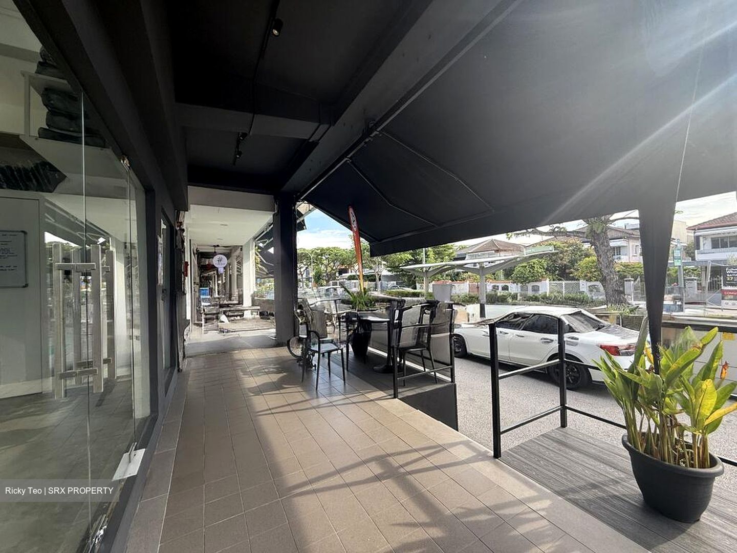 Frankel Estate (D15), Retail #505163841
